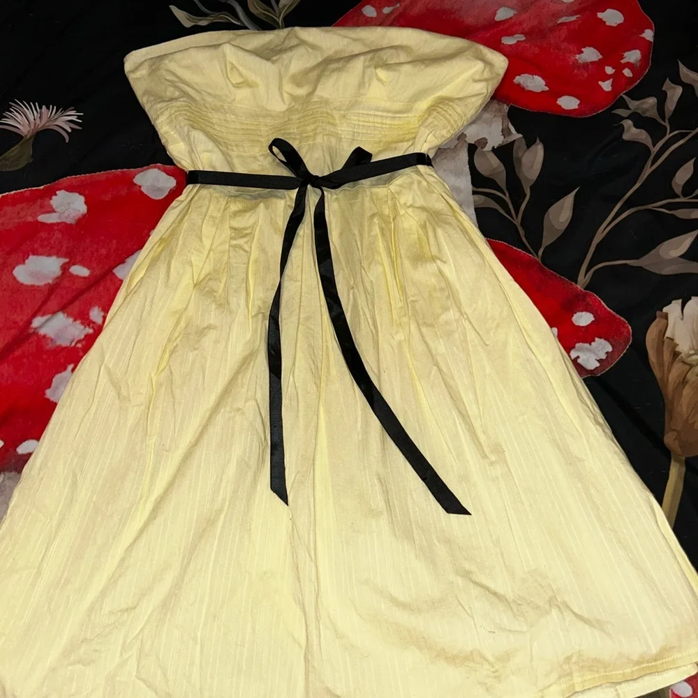 Vintage Y2K Strapless Sundress w/ a Fit-&-Flare Silhouette in Butter Yellow - Picture 1 of 6